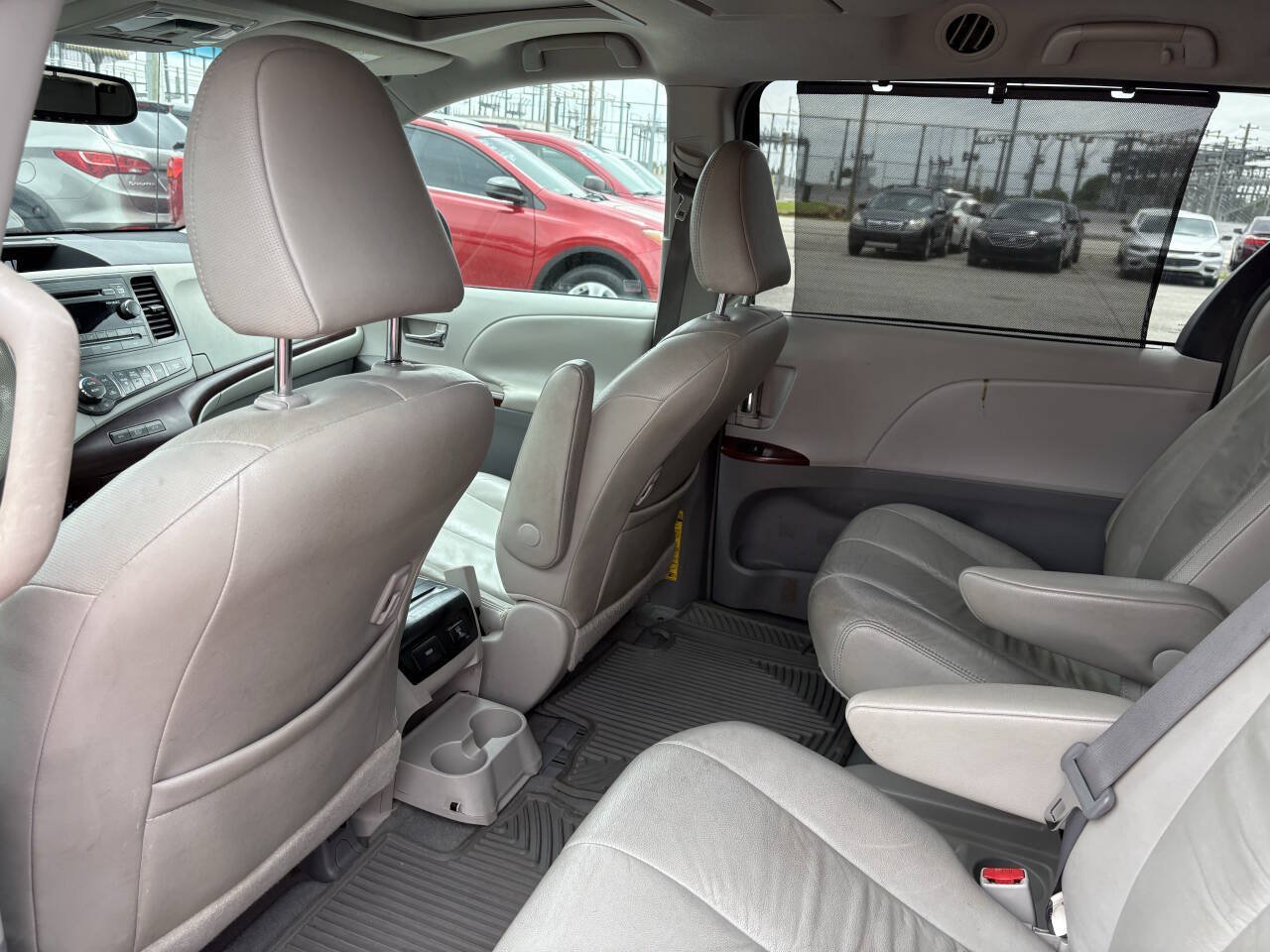 Used 2011 Toyota Sienna XLE w/ Entertainment Pkg FWD image 21