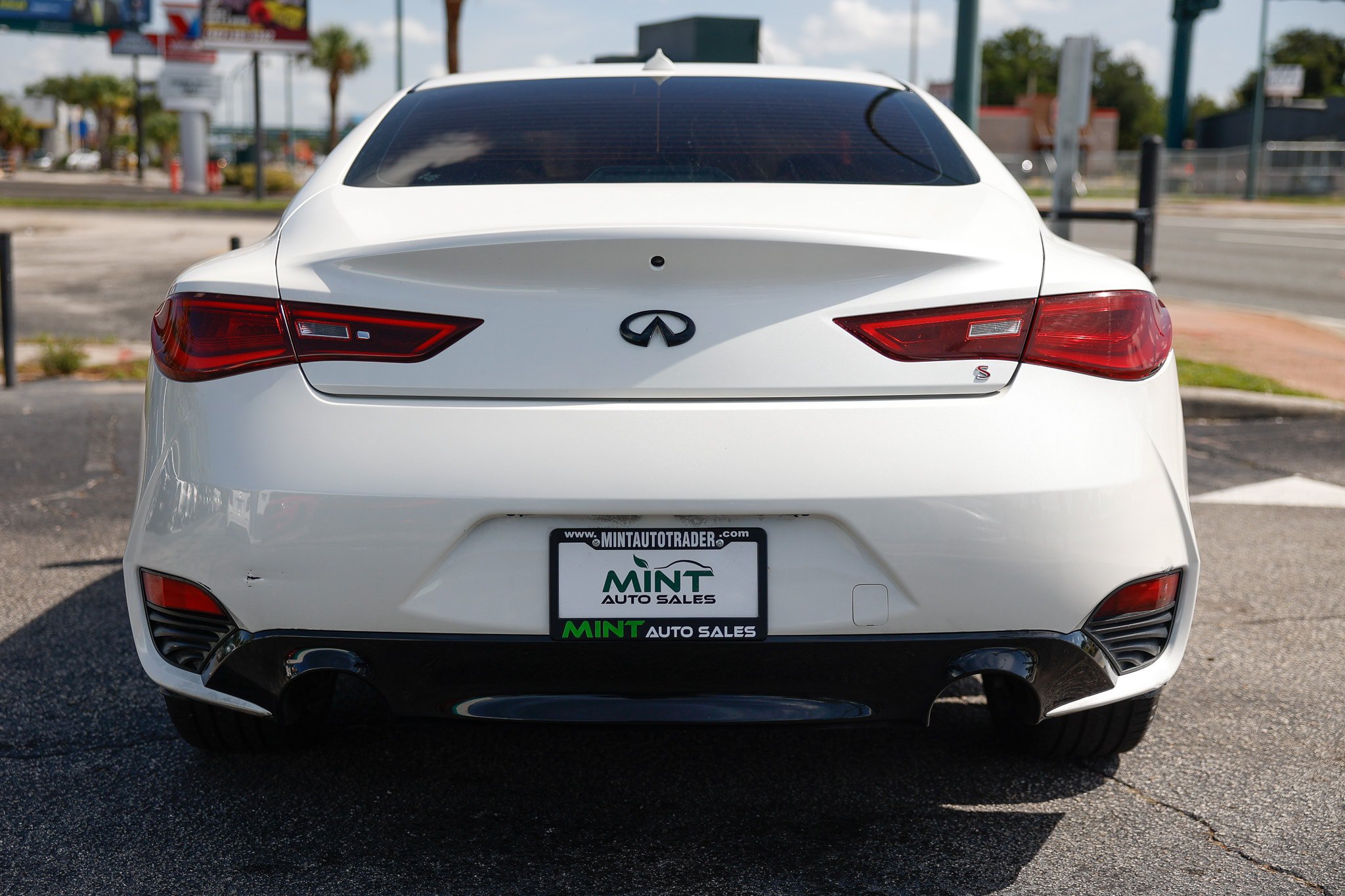 Used 2017 INFINITI Q60 Red Sport 400 AWD/4WD image 10