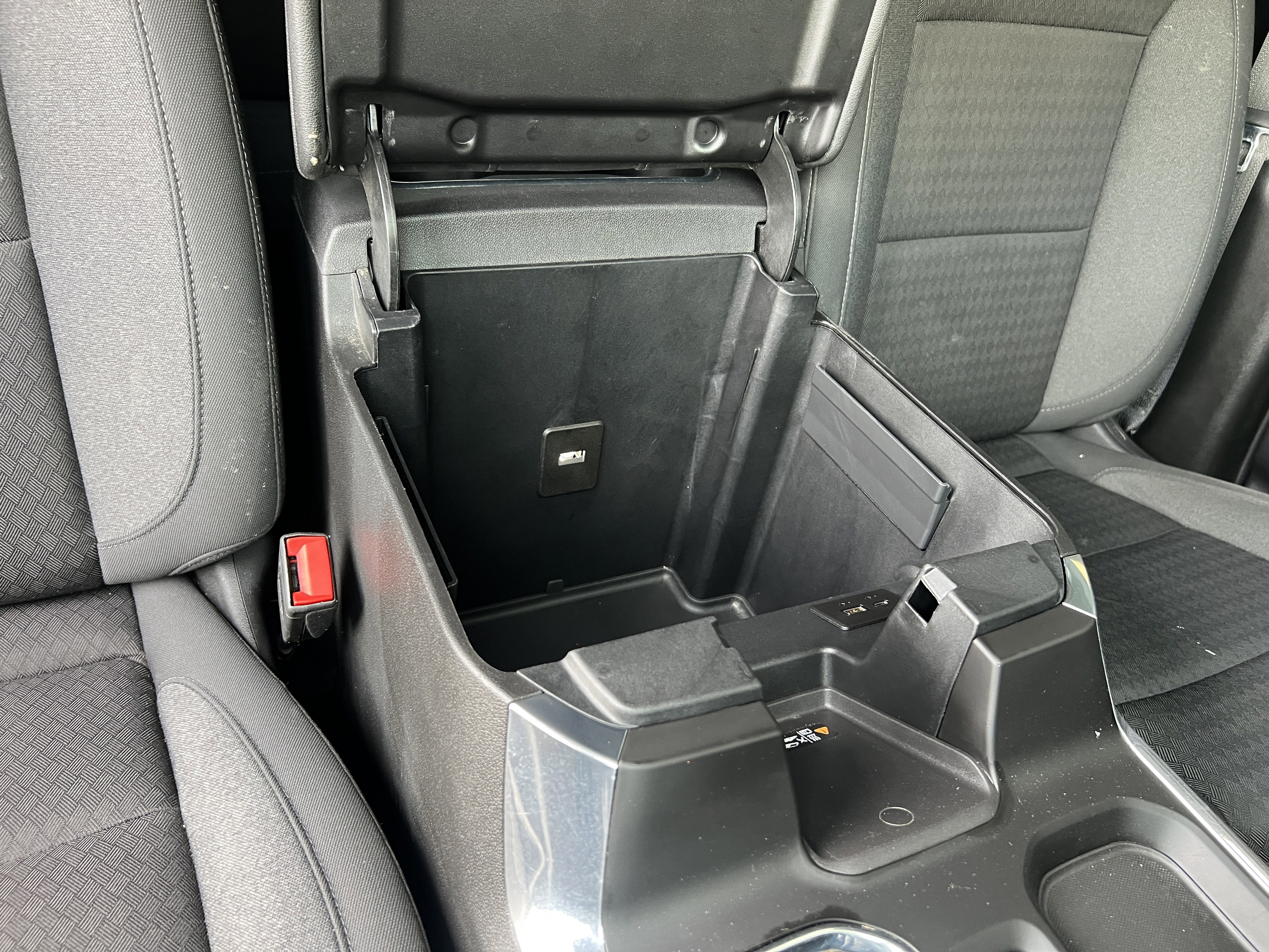 Used 2024 GMC Sierra 1500 Elevation image 25