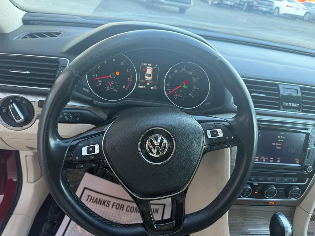 Used 2018 Volkswagen Passat 2.0T SEL Premium image 29
