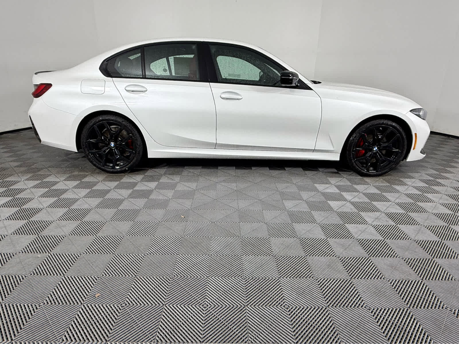 New 2026 BMW 330i xDrive Sedan w/ M Sport Package AWD/4WD image 2