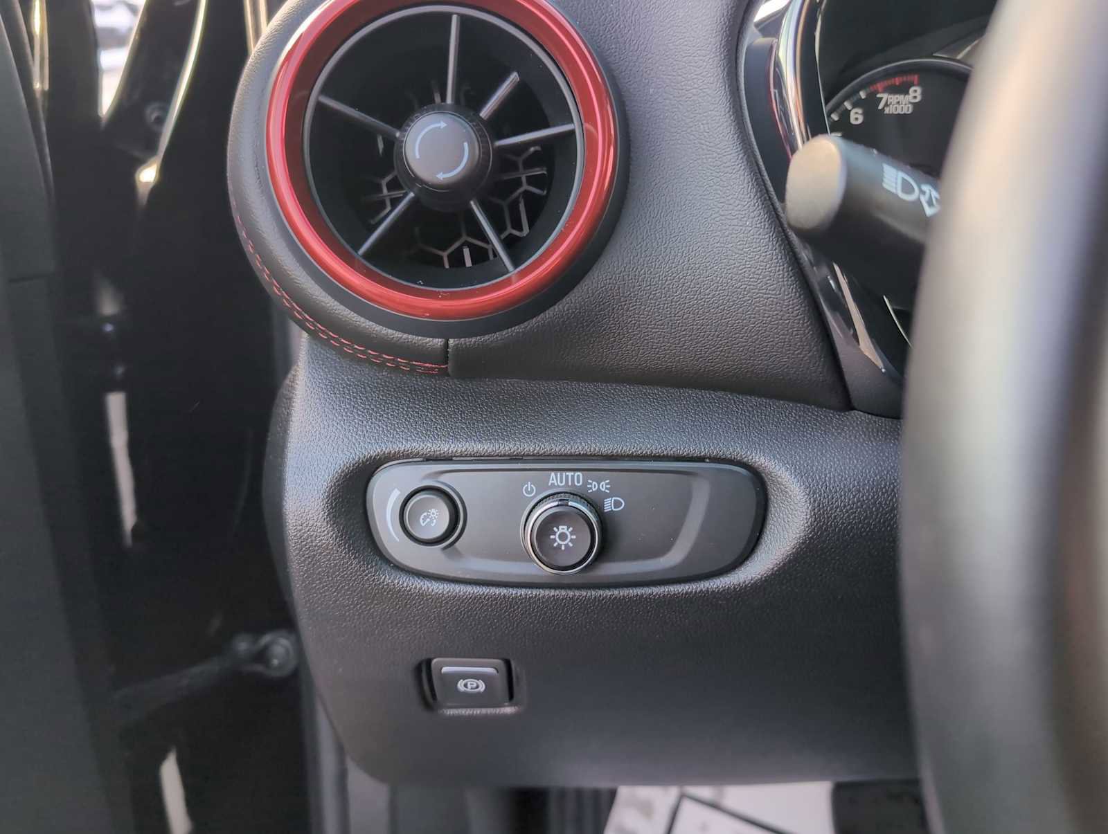 Used 2025 Chevrolet Blazer RS image 25