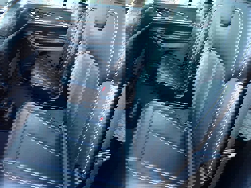 Used 2023 Jeep Grand Cherokee L Limited w/ Black Appearance Package image 22