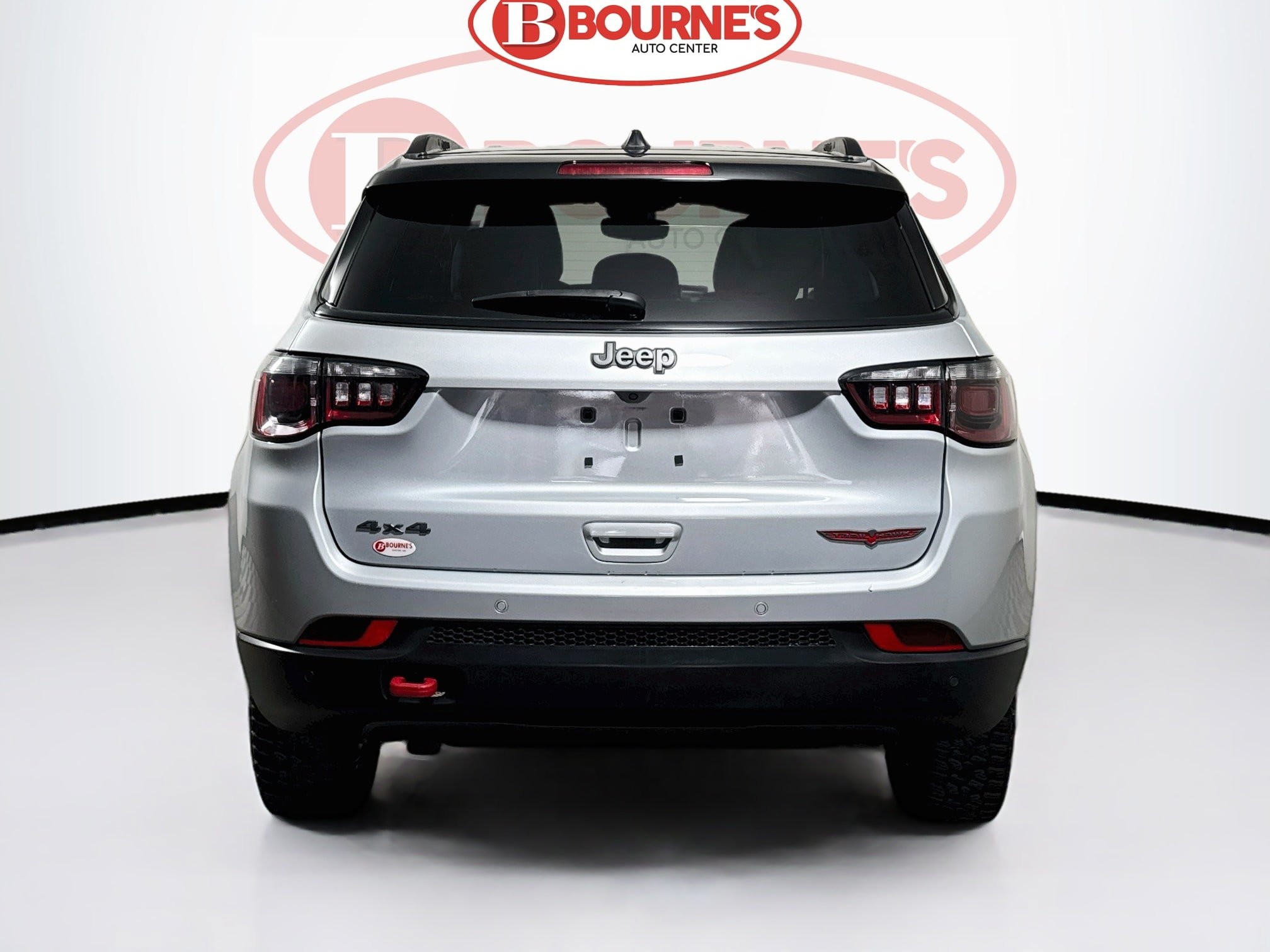 Used 2024 Jeep Compass Trailhawk AWD/4WD image 7