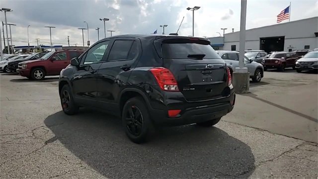 Certified 2022 Chevrolet Trax LS w/ Tint and Cruise Package image 7