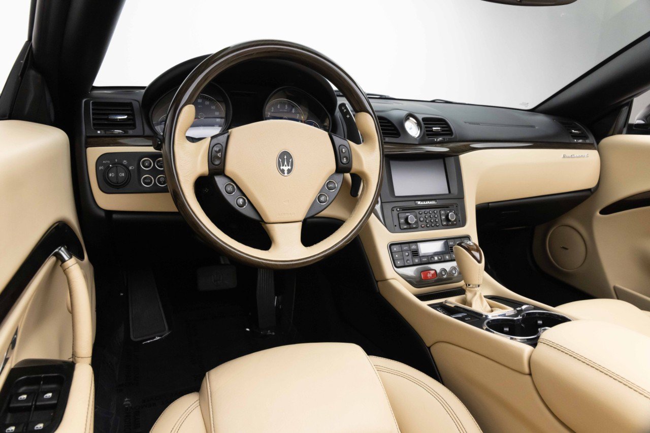 Used 2015 Maserati GranTurismo Convertible RWD image 6