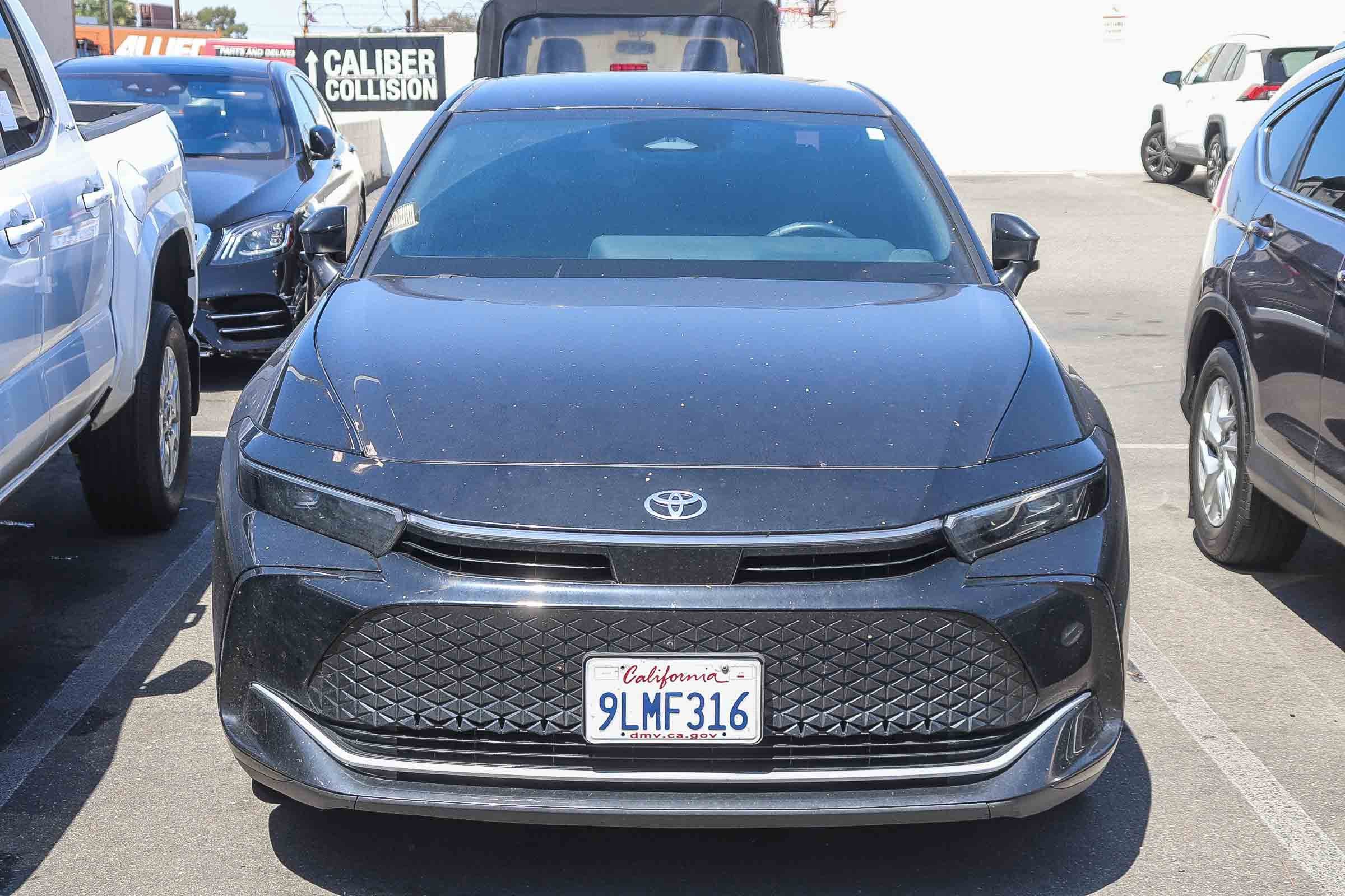 Used 2024 Toyota Crown XLE w/ Carpet Mat Package (TMS) AWD/4WD image 2