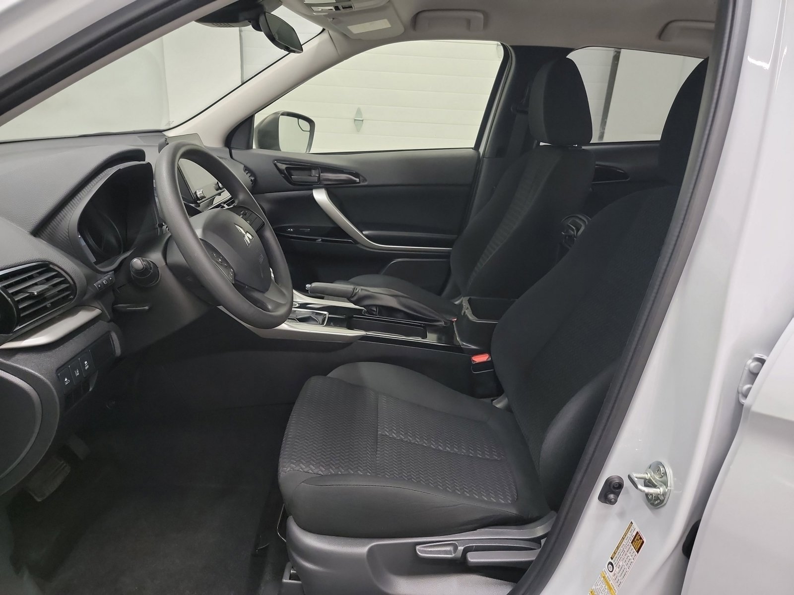 Used 2024 Mitsubishi Eclipse Cross LE AWD/4WD image 12