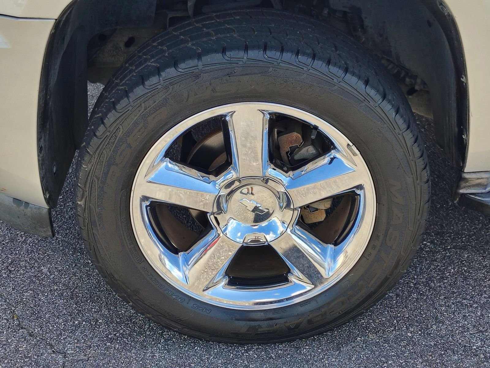 Used 2011 Chevrolet Tahoe LTZ RWD image 13