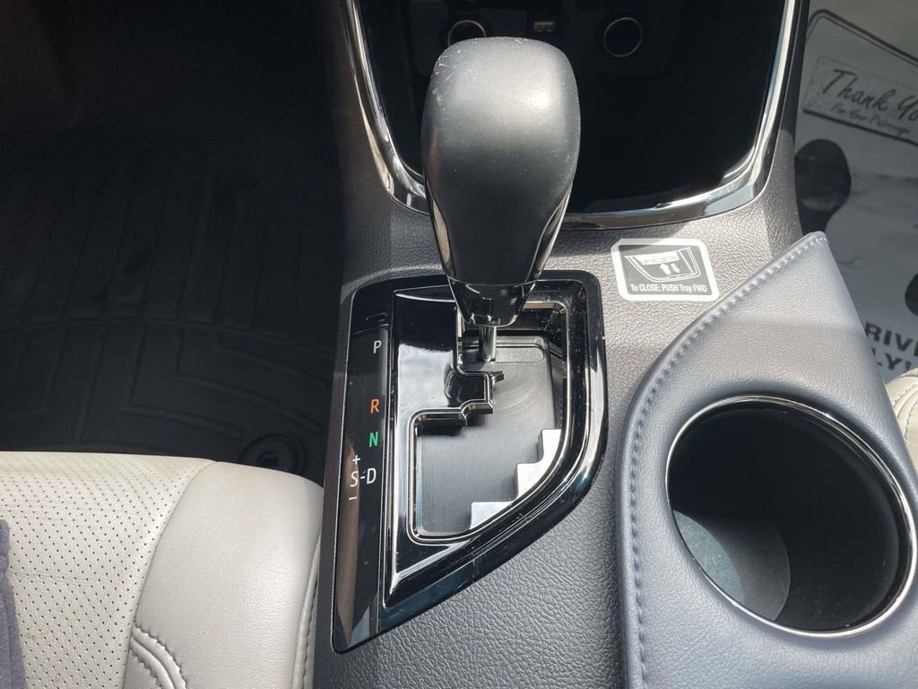 Used 2013 Toyota Avalon Limited FWD image 17