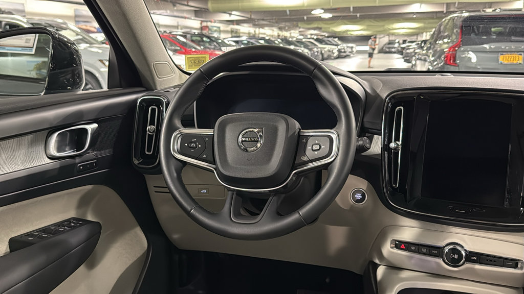 Certified 2026 Volvo XC40 B5 Plus AWD/4WD image 23