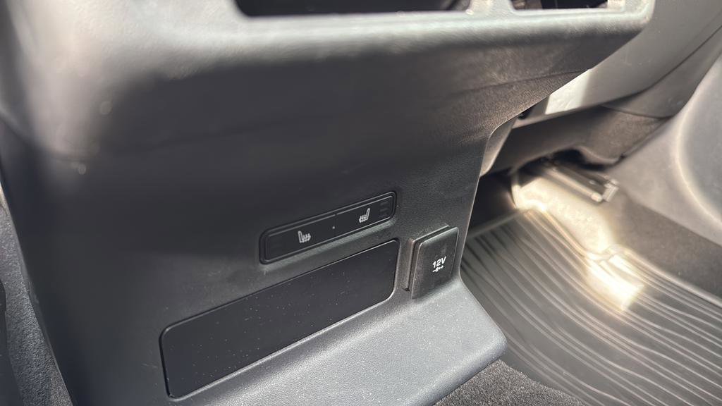 Used 2021 Land Rover Range Rover Velar R-Dynamic S image 16