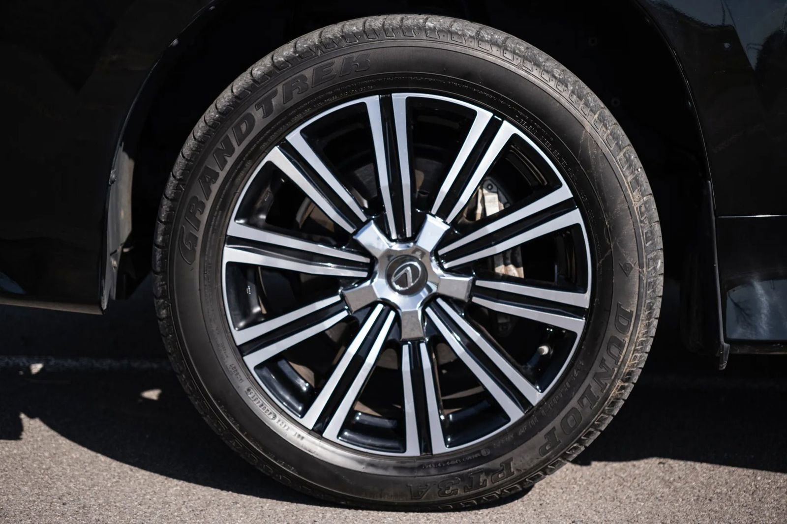 Used 2021 Lexus LX 570 4WD w/ Luxury Package image 10