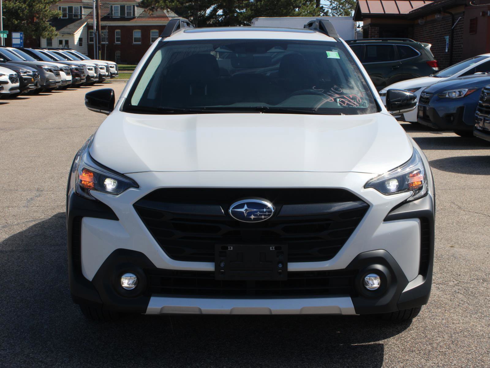 Used 2023 Subaru Outback Limited AWD/4WD image 2