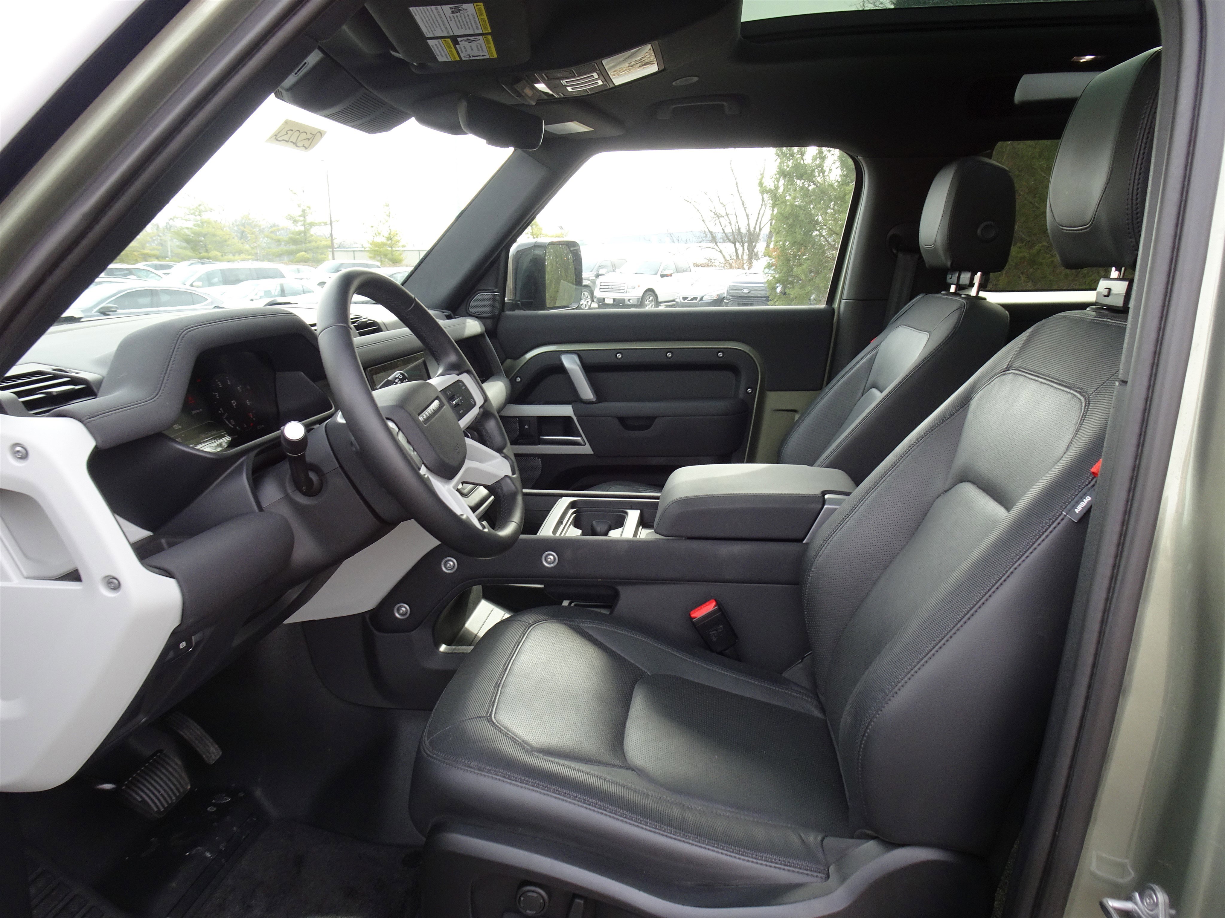 Certified 2023 Land Rover Defender 90 X-Dynamic SE image 2