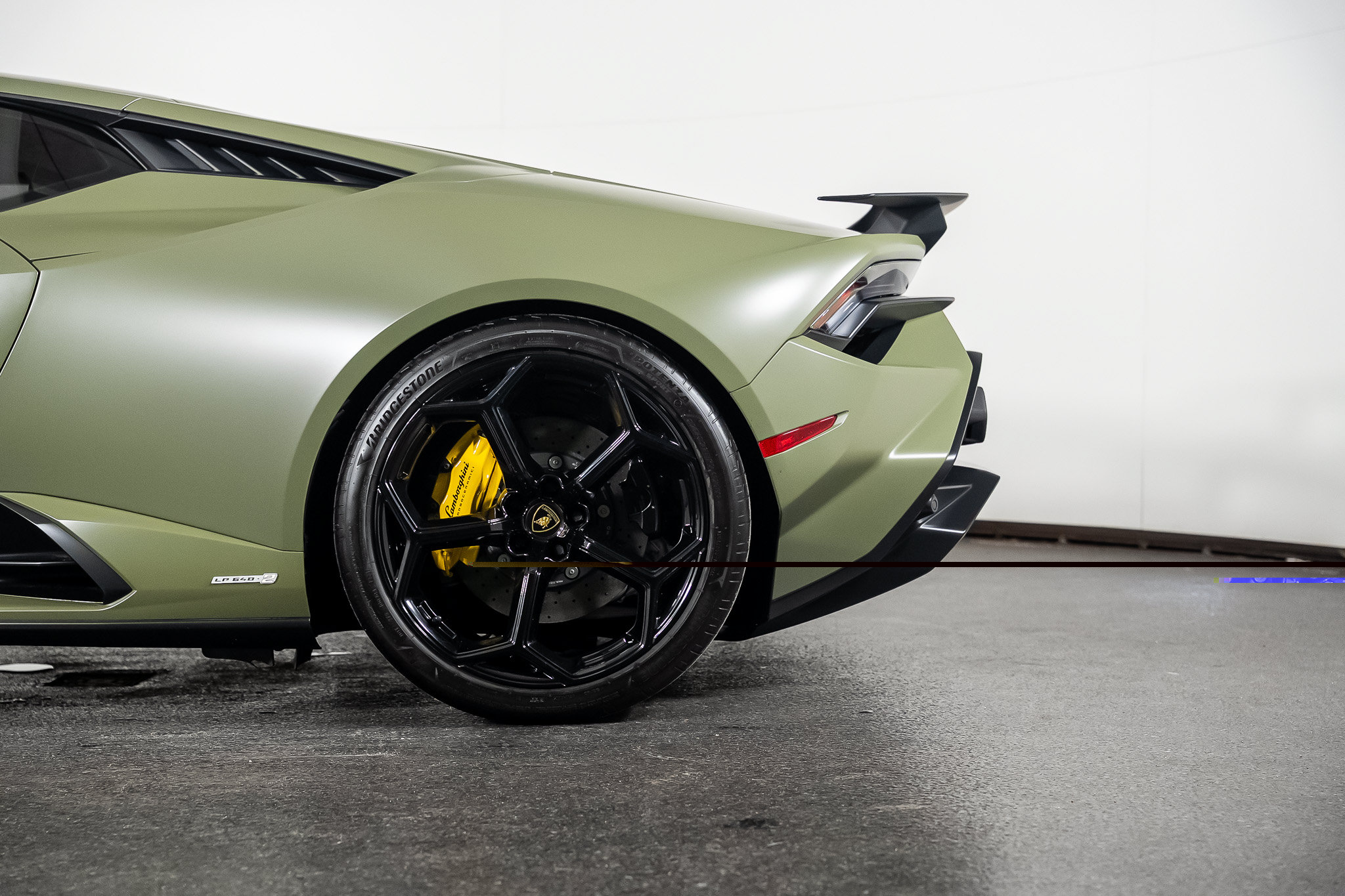 Used 2023 Lamborghini Huracan Tecnica RWD image 18