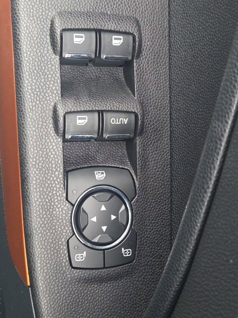 Used 2021 Ford EcoSport SE w/ SE Convenience Package FWD image 18
