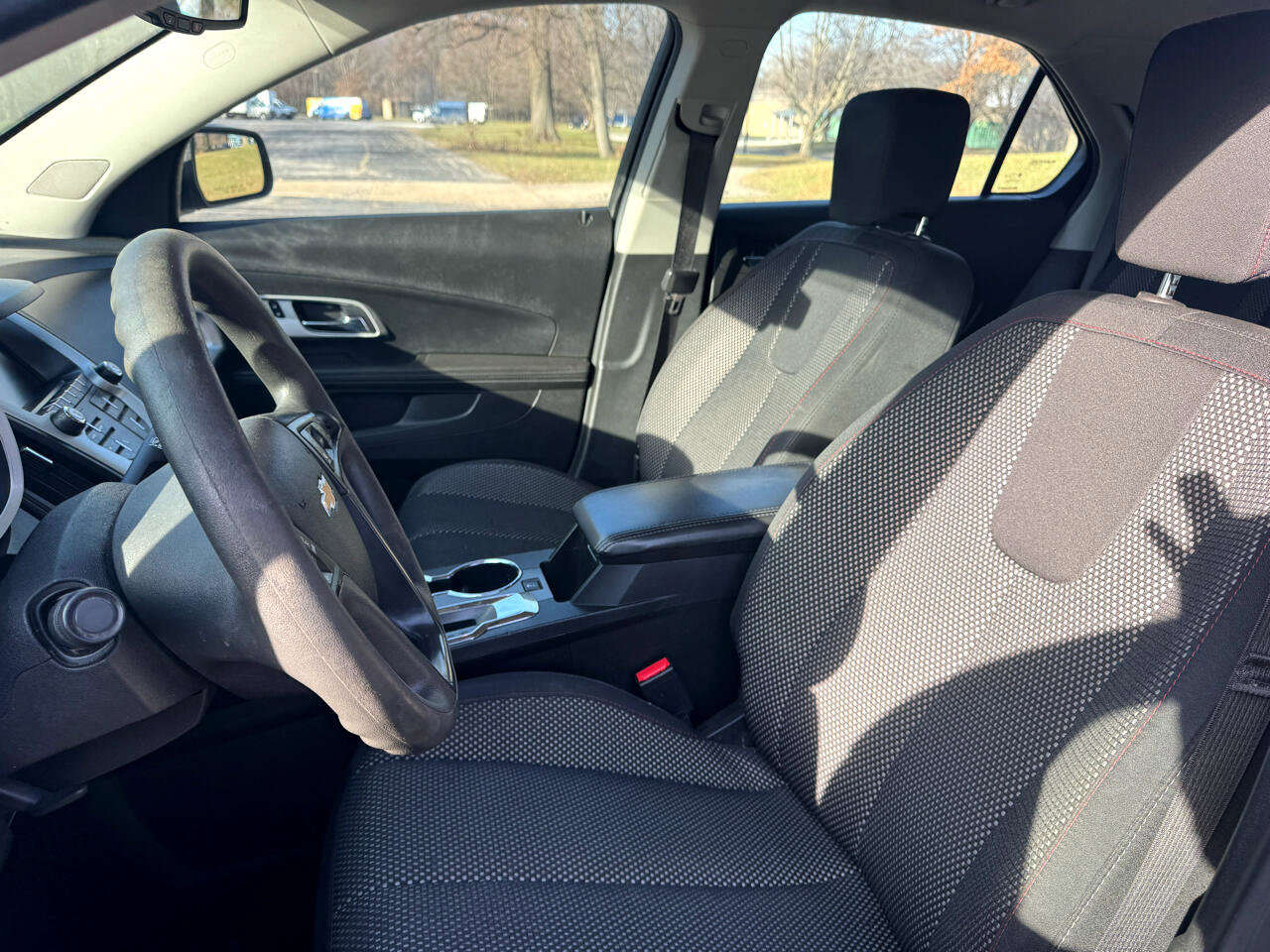 Used 2017 Chevrolet Equinox LS image 24