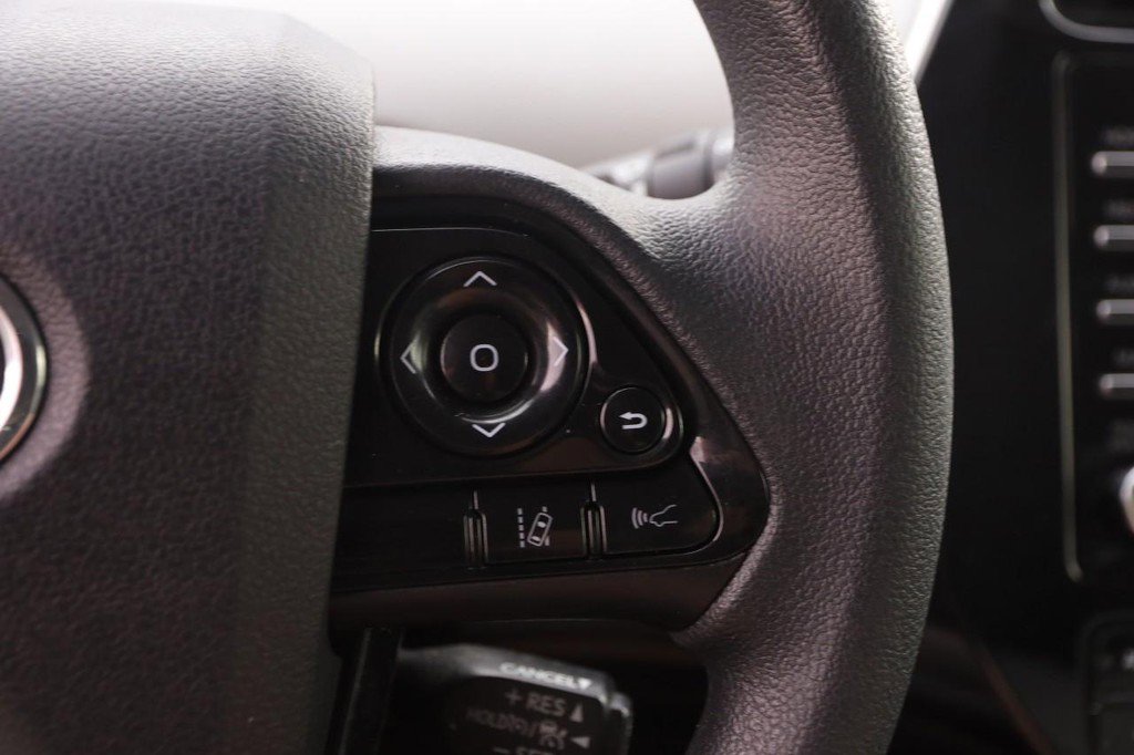 Used 2021 Toyota Prius LE FWD image 12