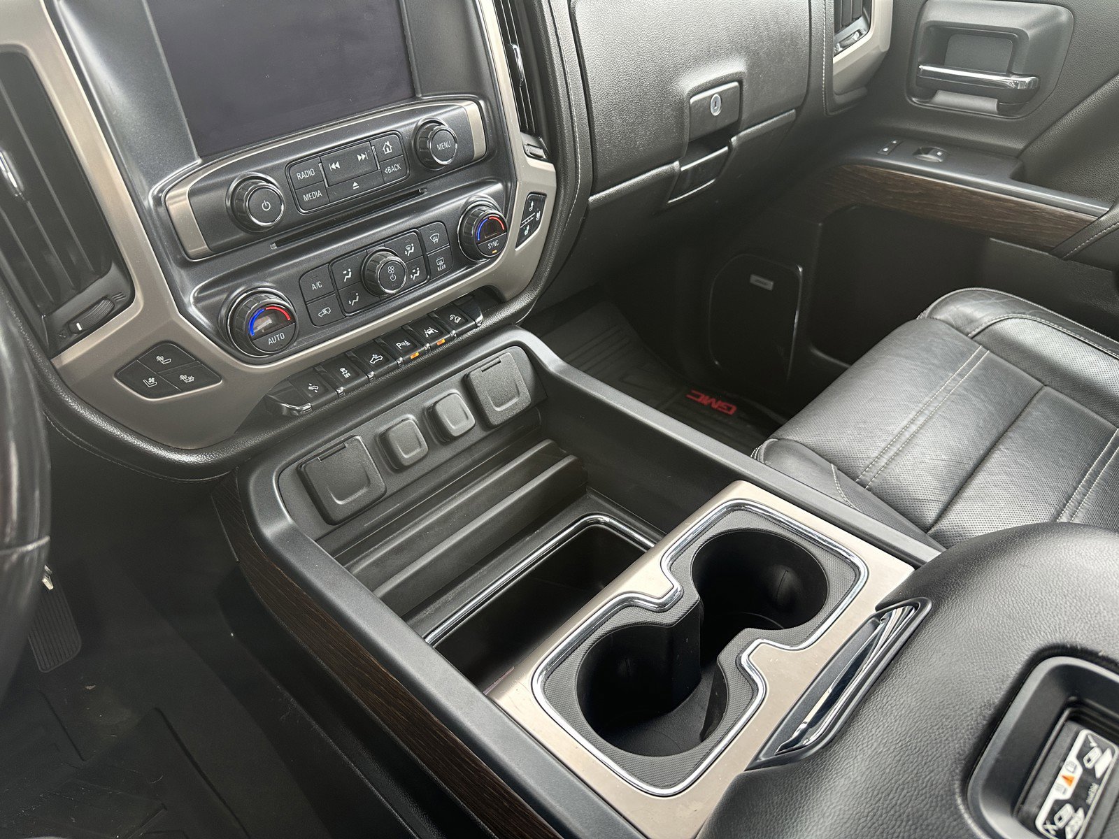 Used 2018 GMC Sierra 1500 Denali AWD/4WD image 22