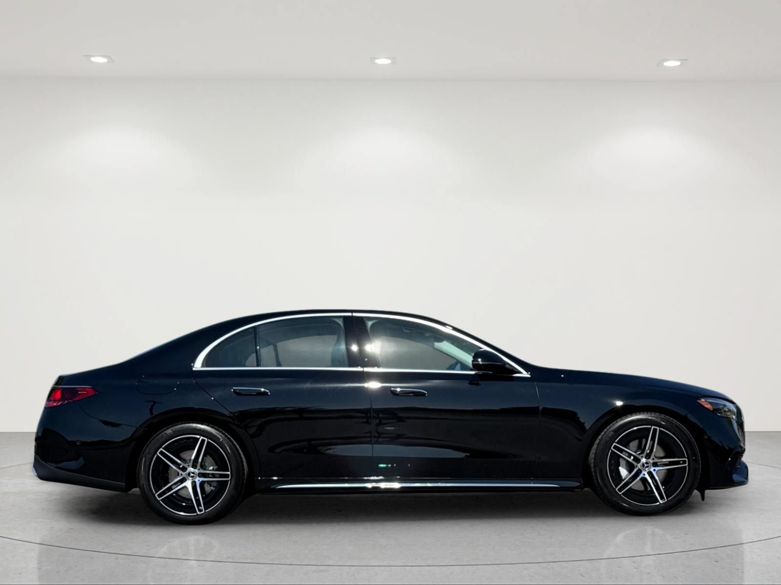 New 2027 Mercedes-Benz E 350 4MATIC Sedan image 6