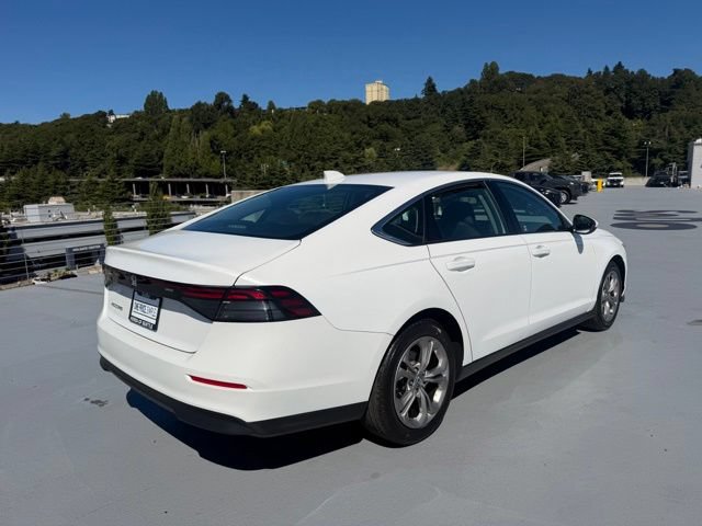 Certified 2023 Honda Accord EX image 7