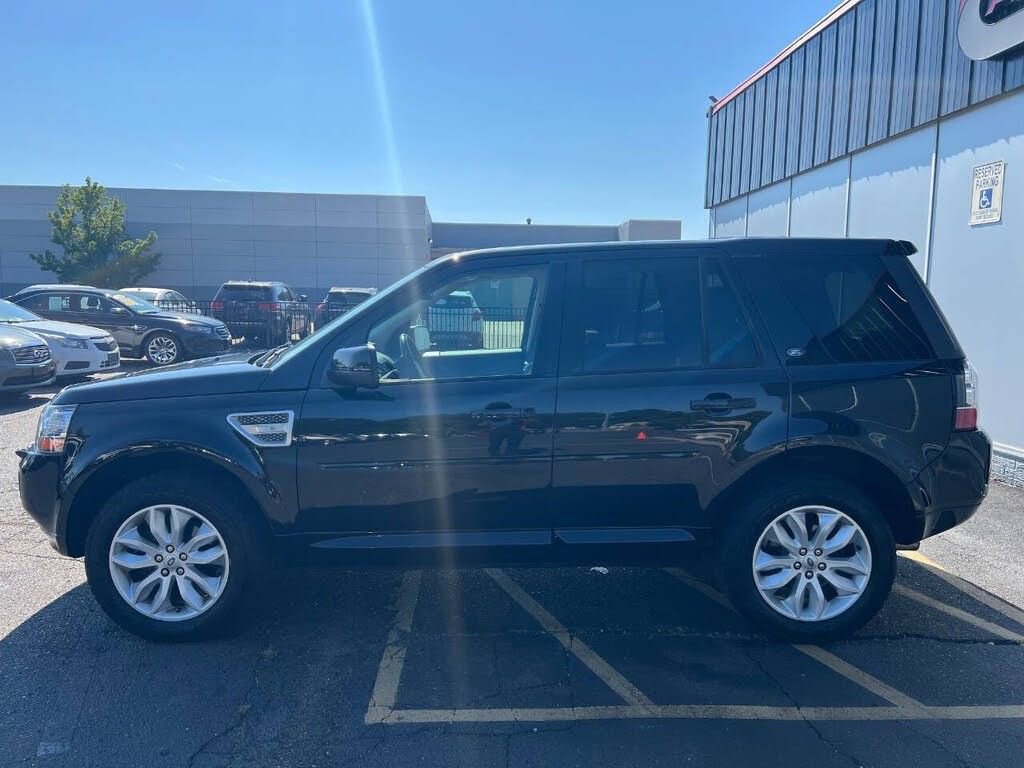 Used 2013 Land Rover LR2 HSE LUX image 3