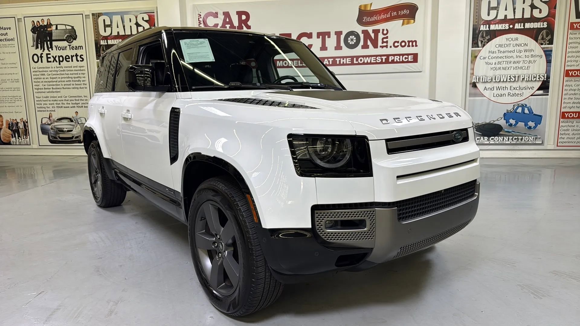 Used 2021 Land Rover Defender 110 X-Dynamic HSE AWD/4WD image 3