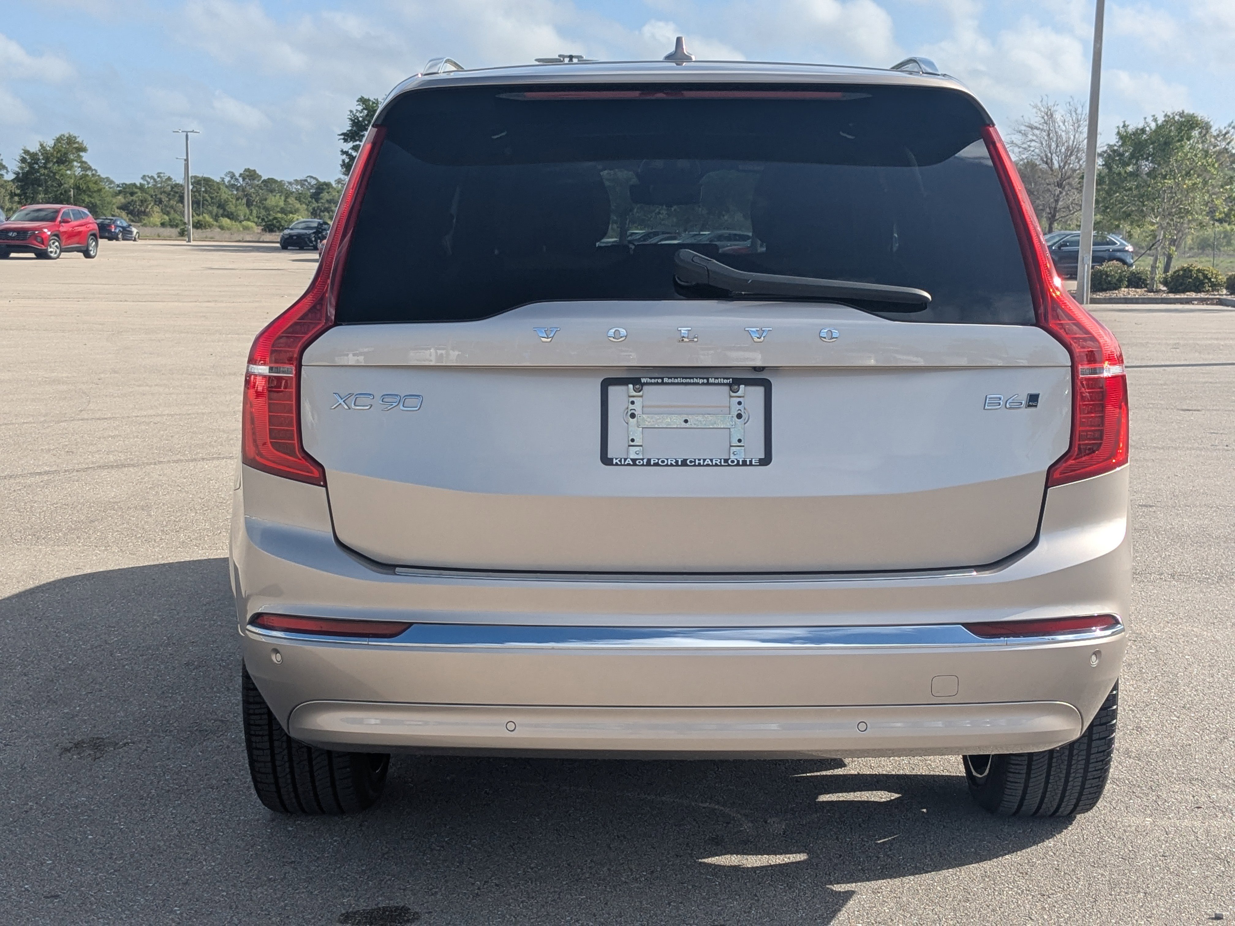 Used 2025 Volvo XC90 B6 Ultra w/ Protection Package Premier AWD/4WD image 6