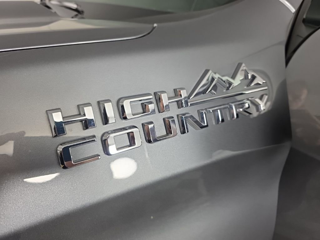 Used 2021 Chevrolet Silverado 1500 High Country w/ Technology Package AWD/4WD image 12