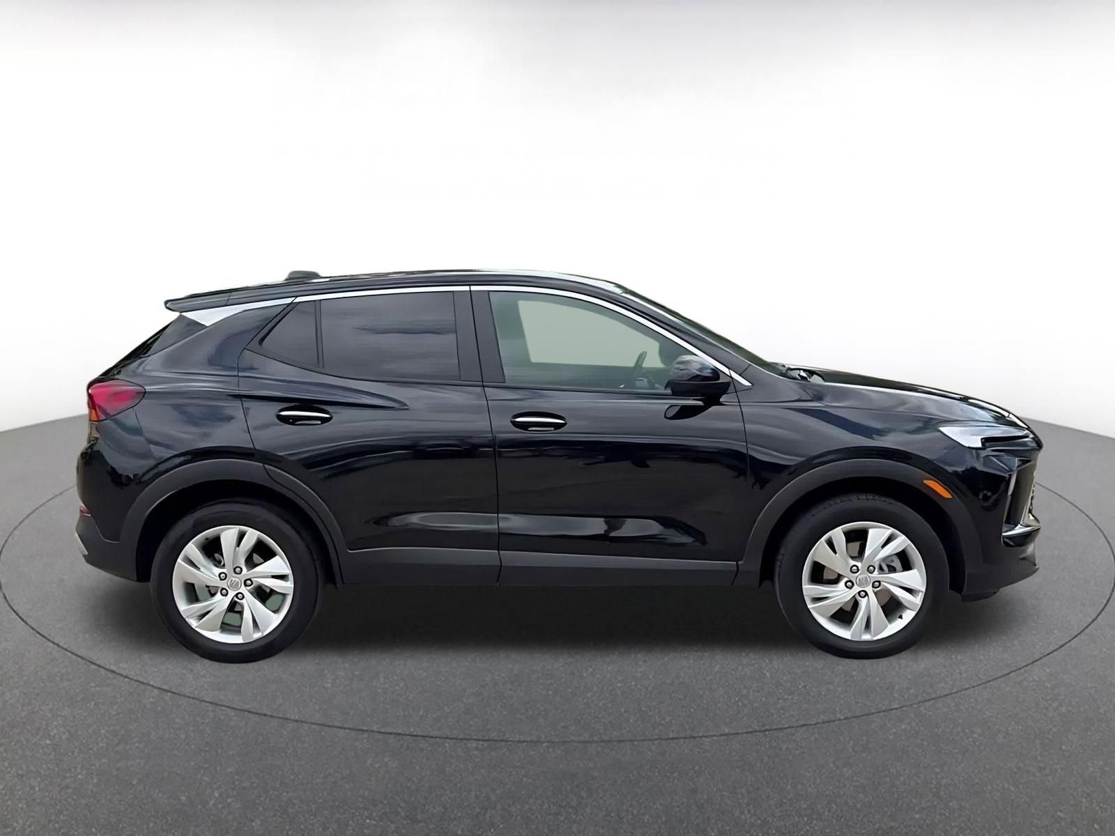 Used 2025 Buick Encore GX Preferred AWD/4WD image 16