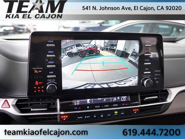 Used 2022 Toyota Sienna XLE w/ XLE Plus Package FWD image 29