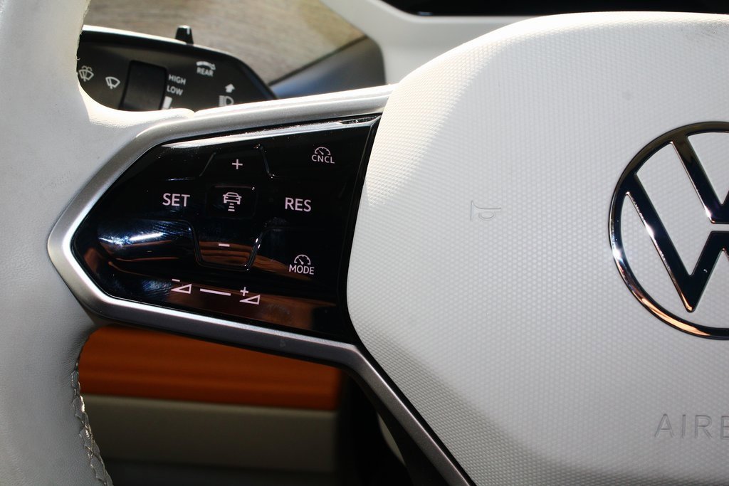 Used 2025 Volkswagen ID. Buzz 1st Edition image 16