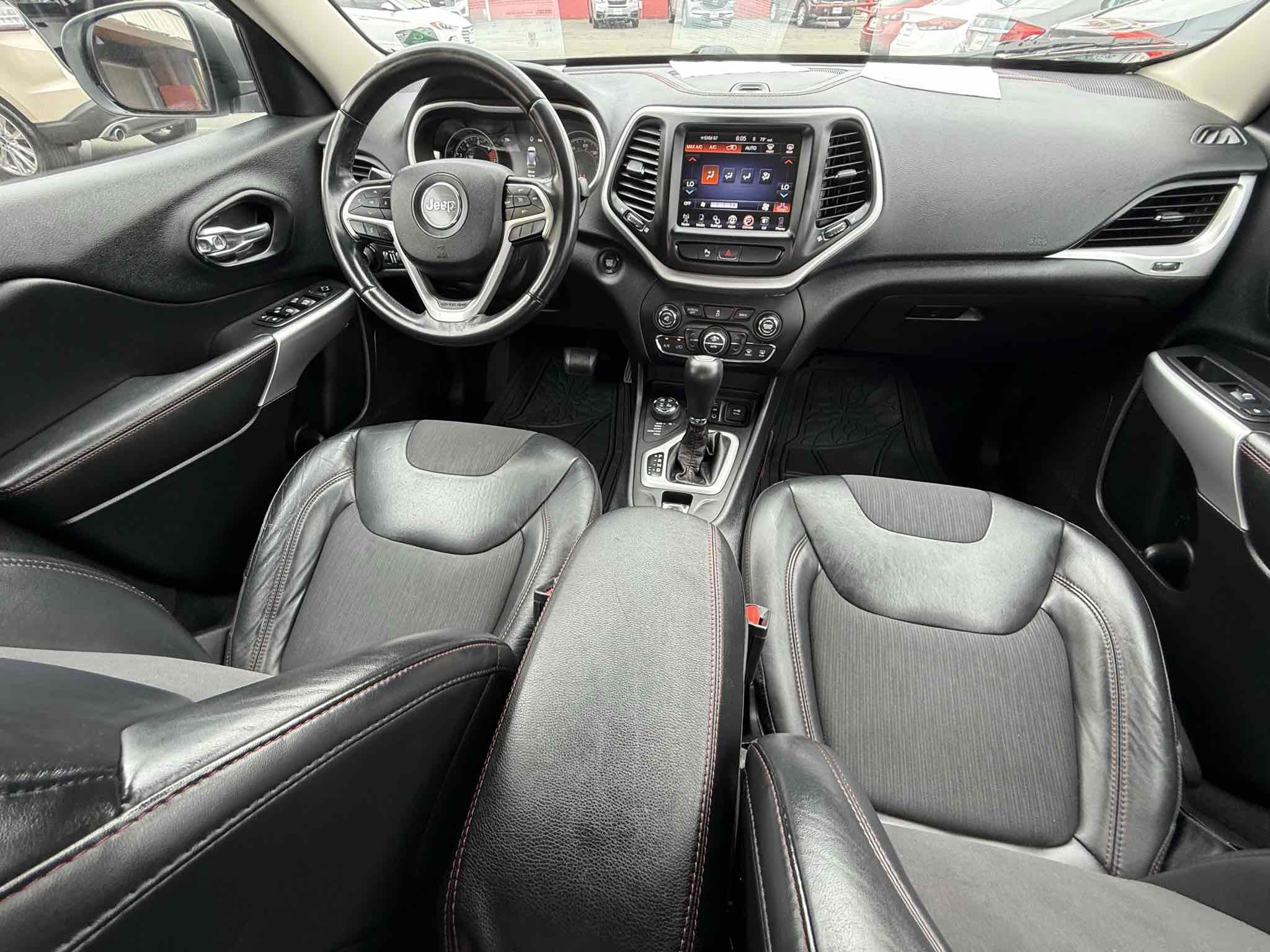 Used 2018 Jeep Cherokee Trailhawk image 65