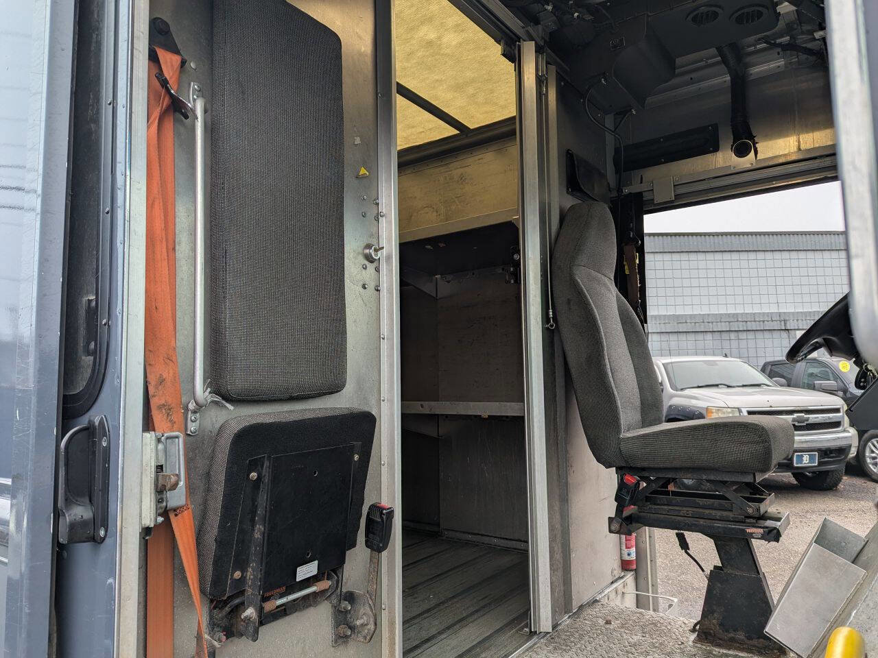 Used 2019 Ford E-450 and Econoline 450 Super Duty image 11