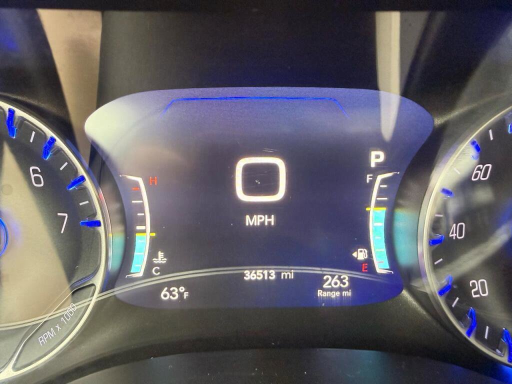 Used 2024 Chrysler Pacifica Limited image 27