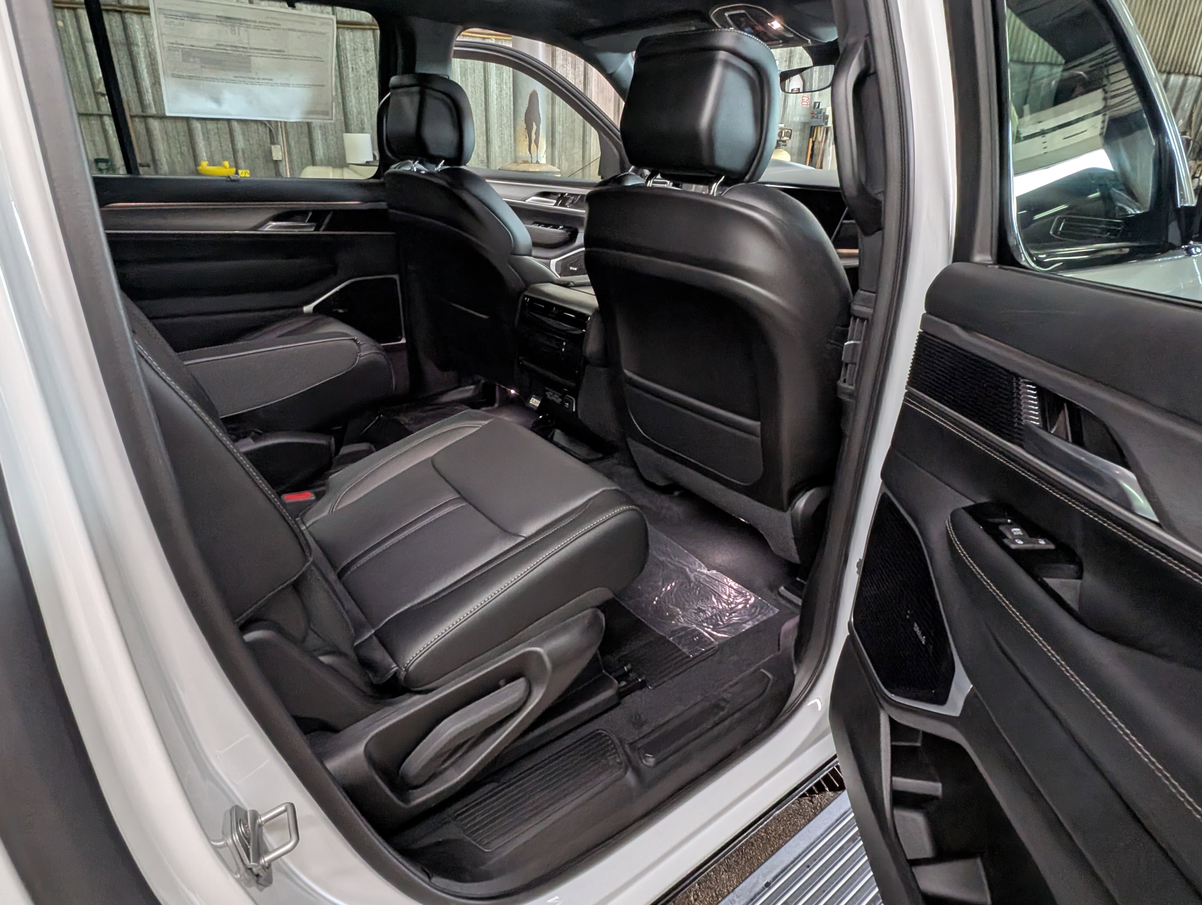 New 2026 Jeep Grand Wagoneer L Limited AWD/4WD image 11