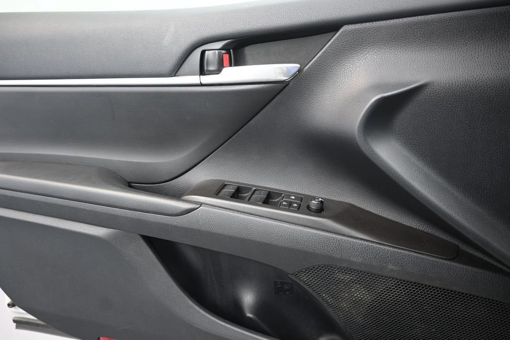 Used 2023 Toyota Camry SE FWD image 14