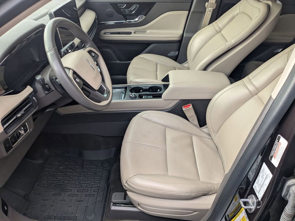 Used 2023 Lincoln Corsair Reserve image 16