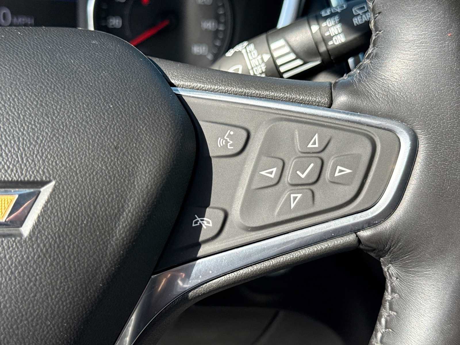 Used 2022 Chevrolet Equinox LT AWD/4WD image 23