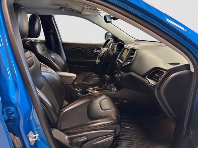 Used 2020 Jeep Cherokee Trailhawk w/ Cold Weather Group image 15