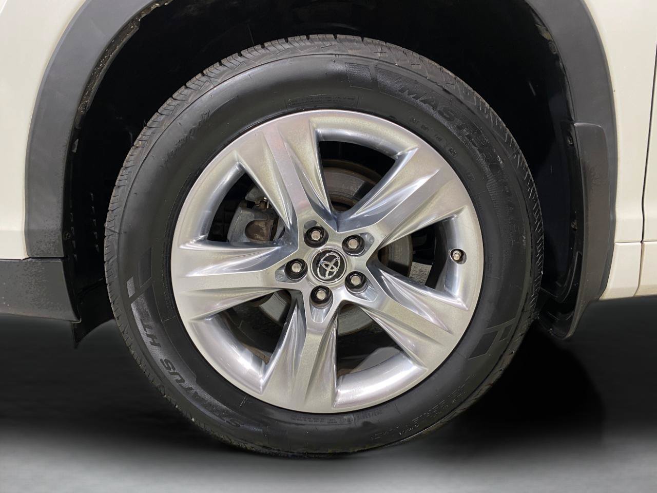 Used 2016 Toyota Highlander Limited Platinum AWD/4WD image 29