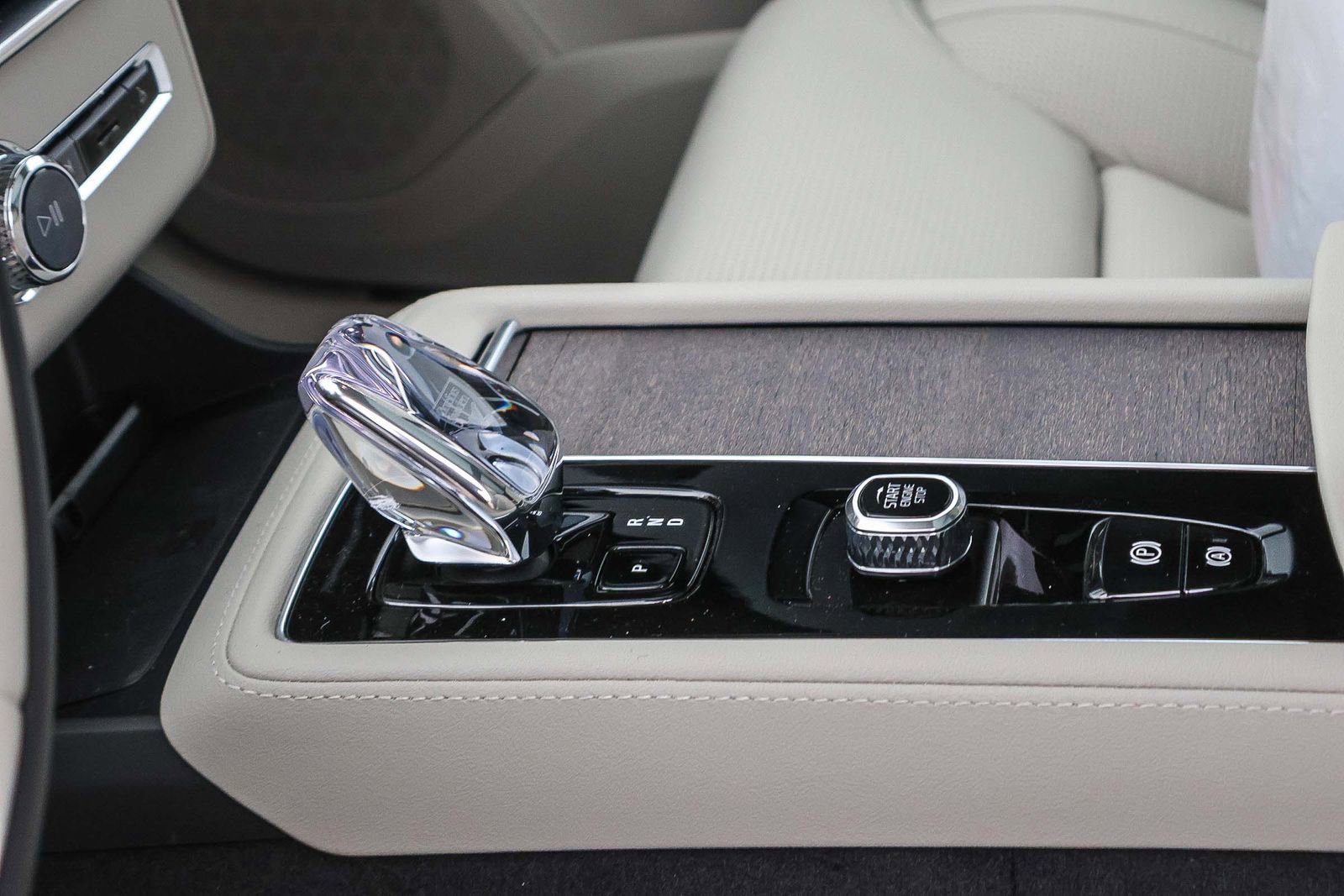 New 2026 Volvo XC90 T8 Ultra w/ Protection Package Premier image 31