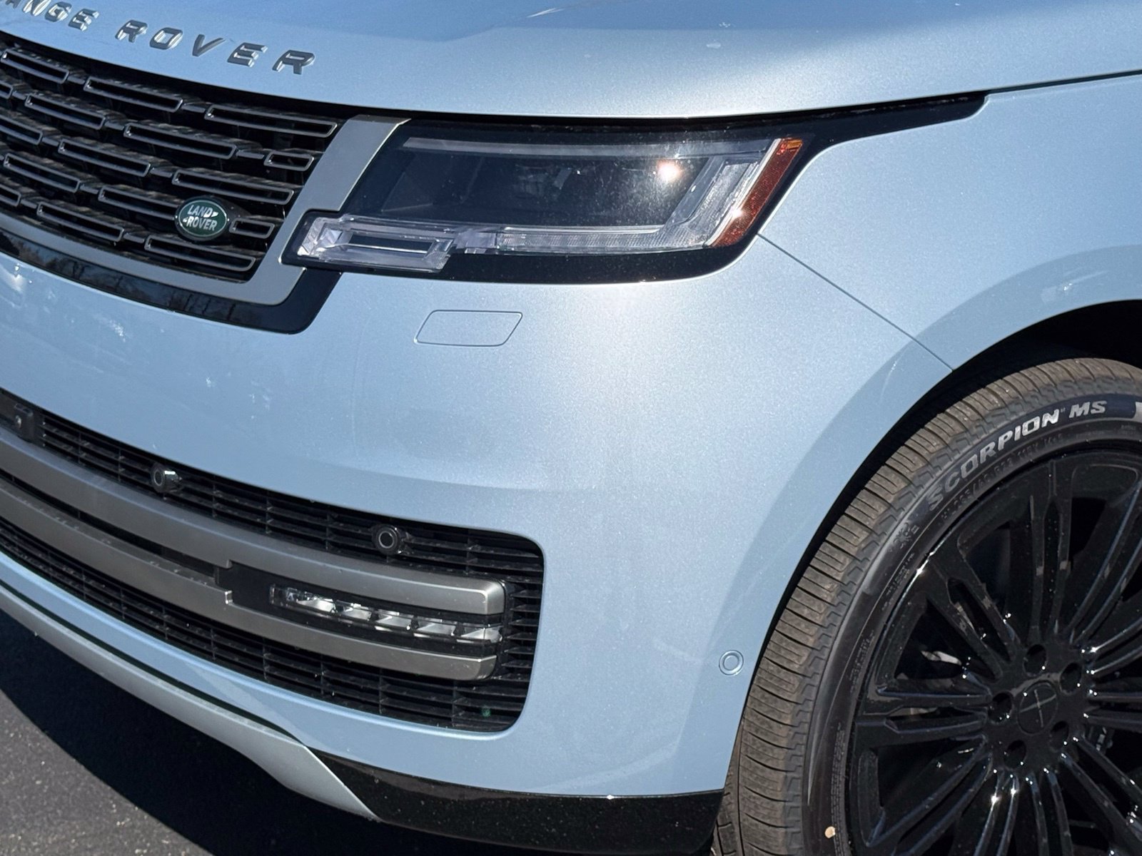 New 2026 Land Rover Range Rover Long Wheelbase SE AWD/4WD image 11