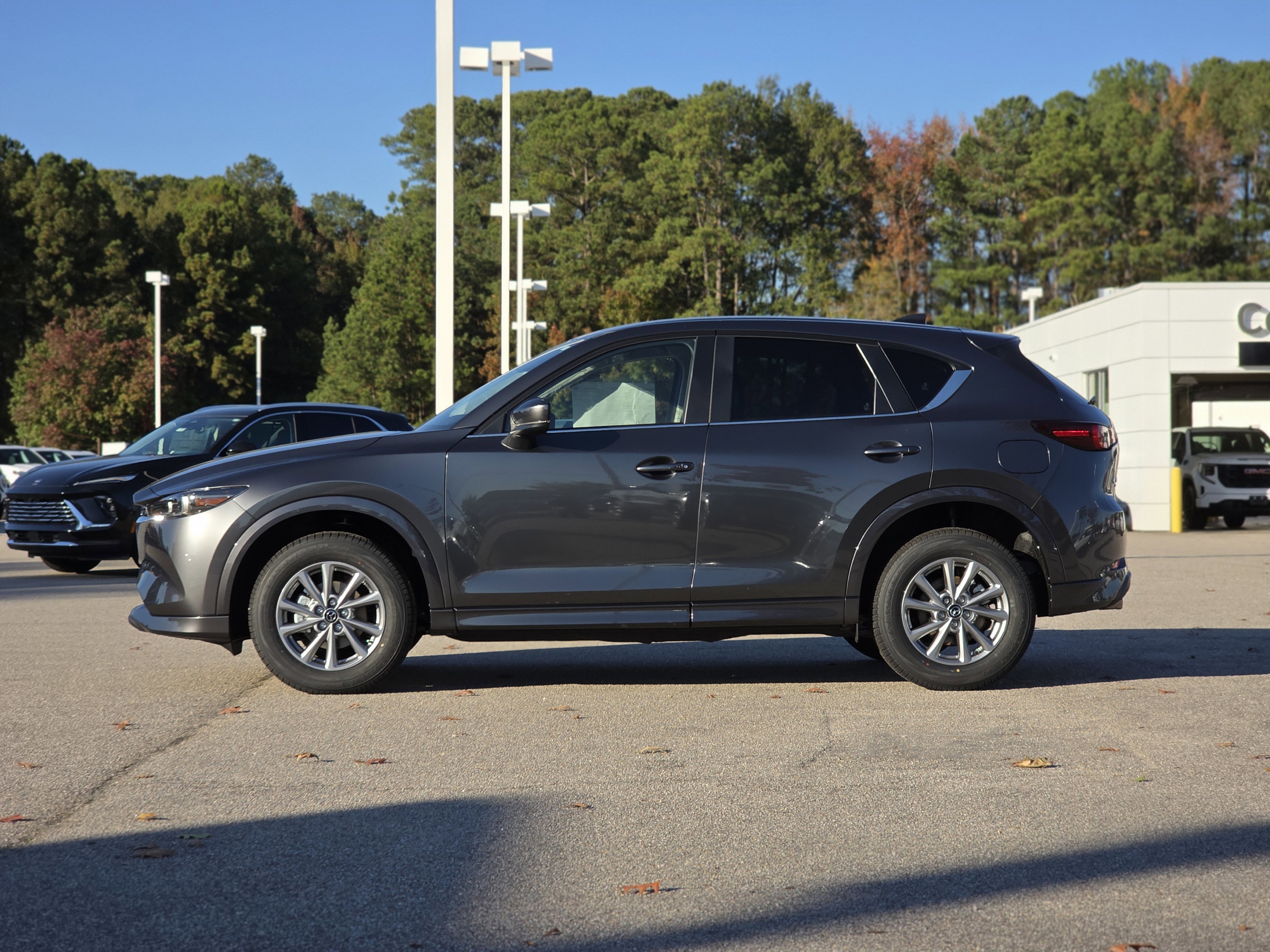 New 2025 MAZDA CX-5 AWD 2.5 S w/ Select Package image 4