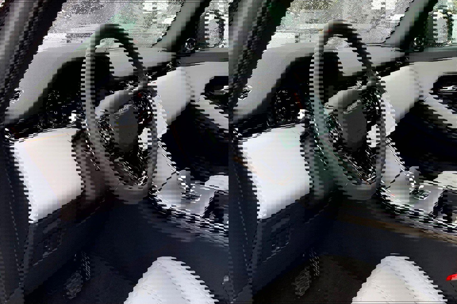 New 2026 Land Rover Range Rover Evoque S image 9