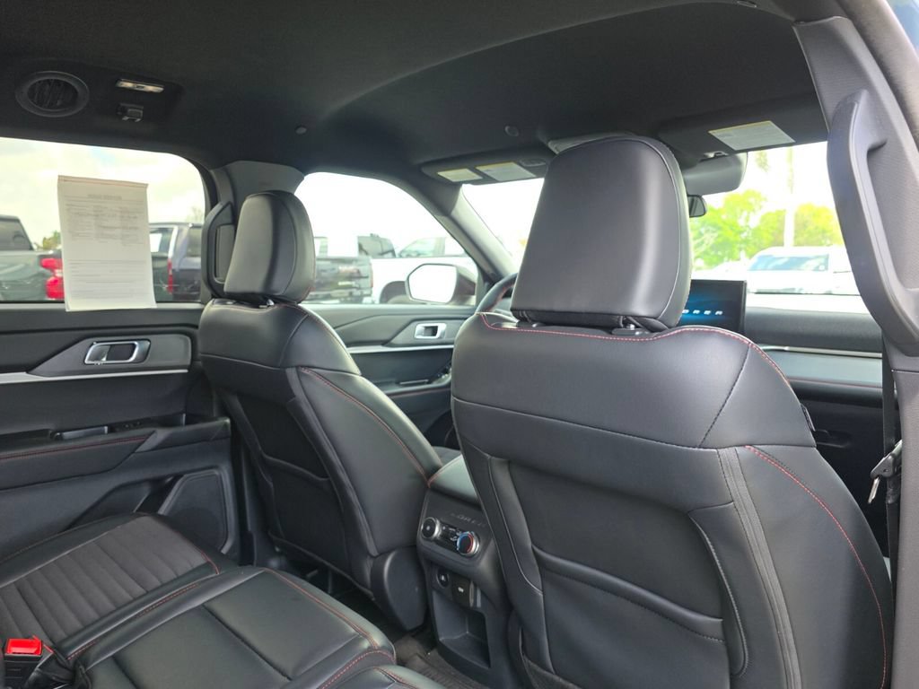 Used 2025 Ford Explorer ST-Line RWD image 17