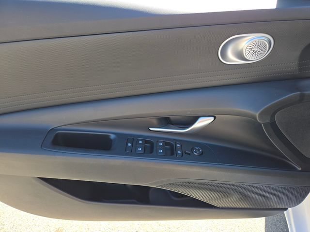 Used 2024 Hyundai Elantra Blue FWD image 24