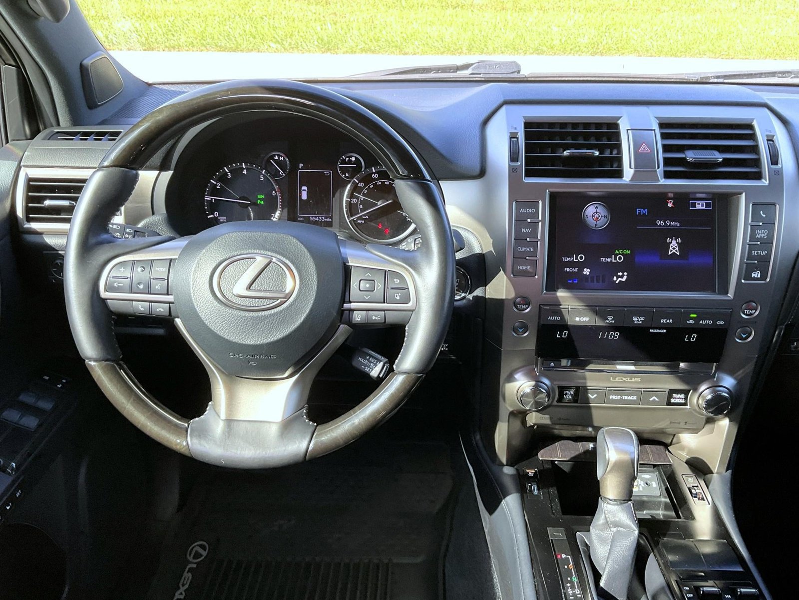 Used 2021 Lexus GX 460 Premium w/ Premium Package AWD/4WD image 14