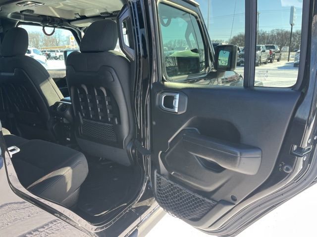 Used 2021 Jeep Gladiator Rubicon image 40